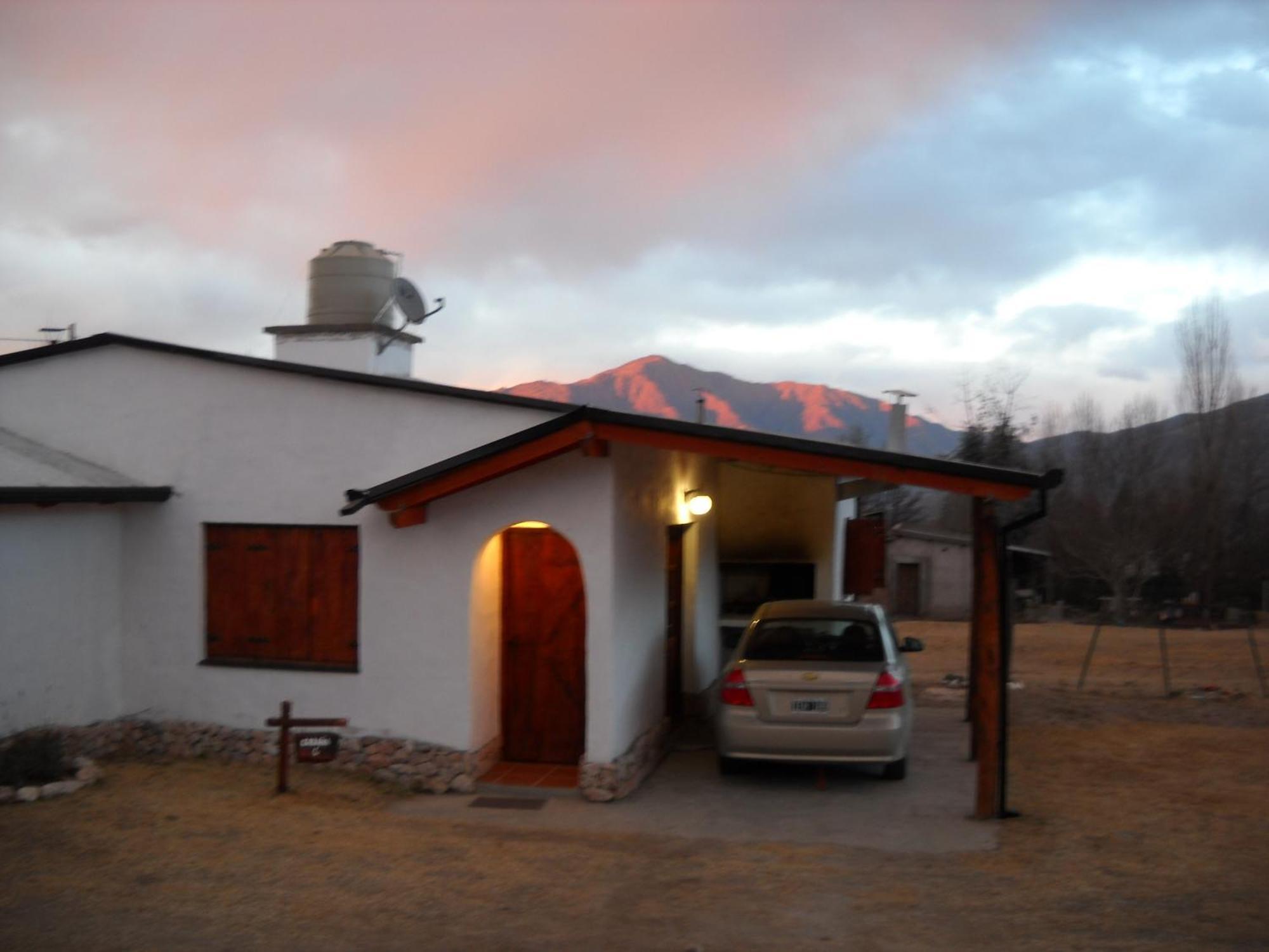 Cabañas Ernes Huasi Tafí del Valle Exterior foto